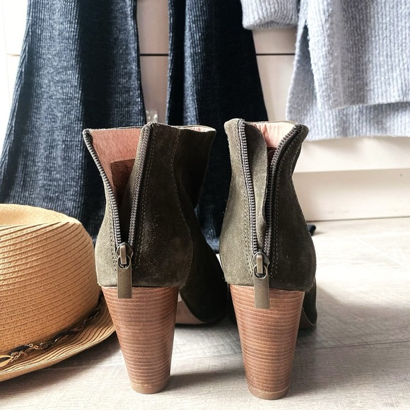 Seychelles leather zipper back ankle booties - Picture 9 of 15